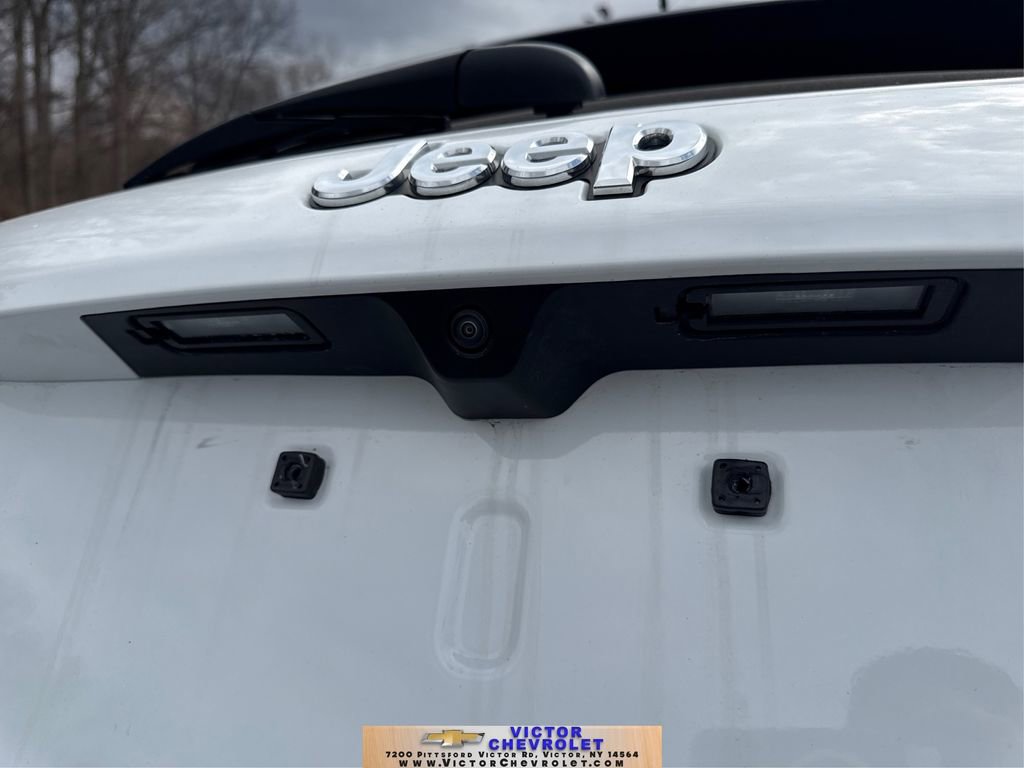 Used 2025 Jeep Compass Limited image 14