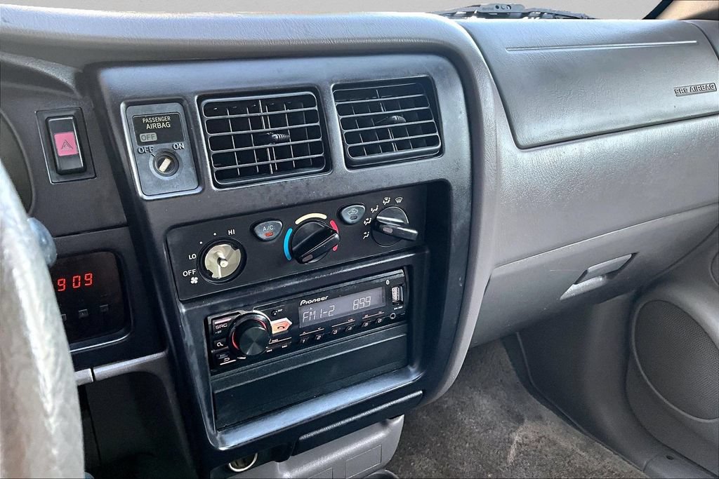 Used 2003 Toyota Tacoma 2WD Xtracab image 10