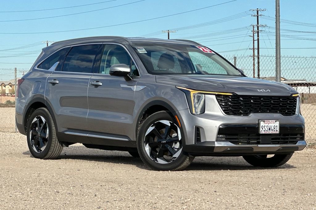 Used 2025 Kia Sorento EX image 2