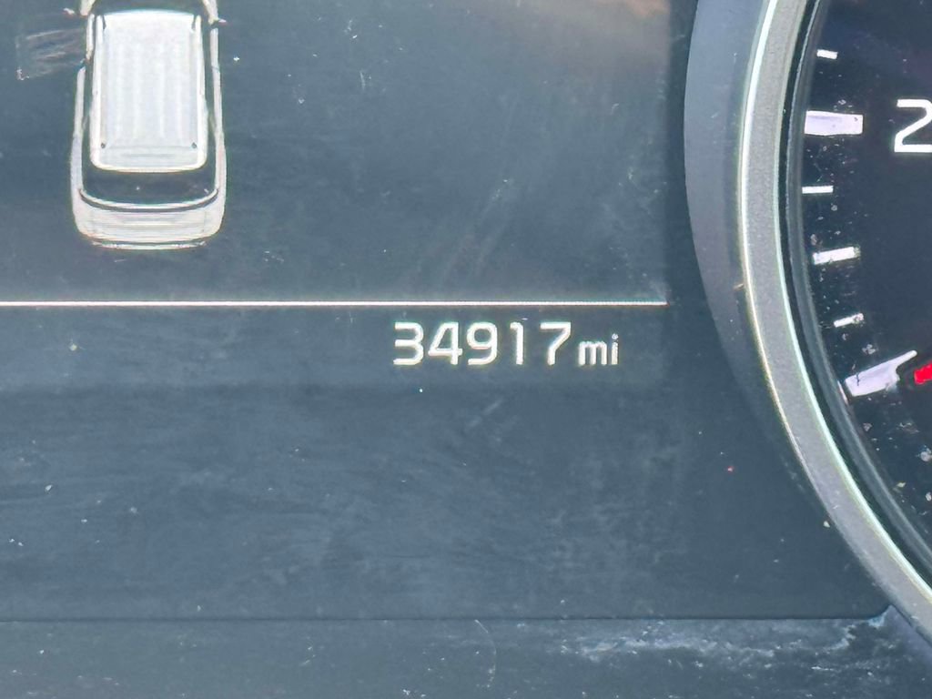 Used 2024 Kia Carnival EX FWD image 25