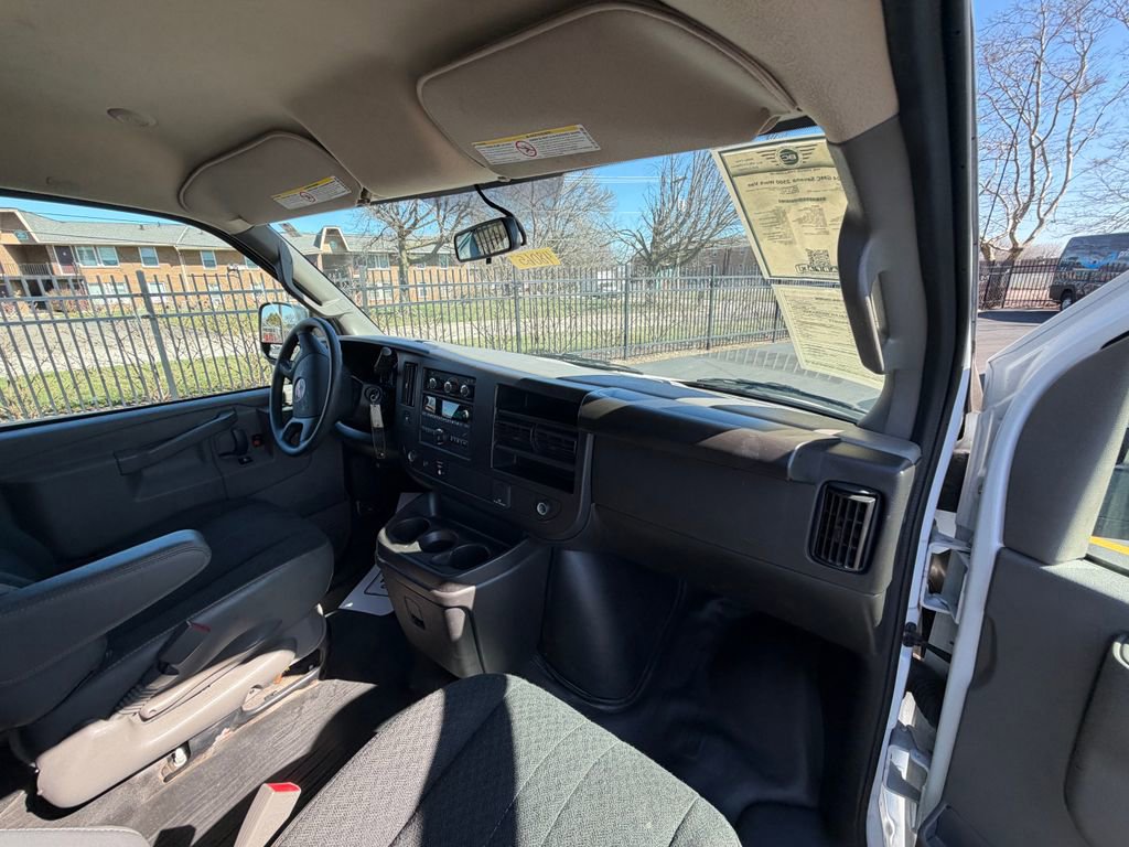 Used 2024 GMC Savana 2500 w/ Driver Convenience Package image 15