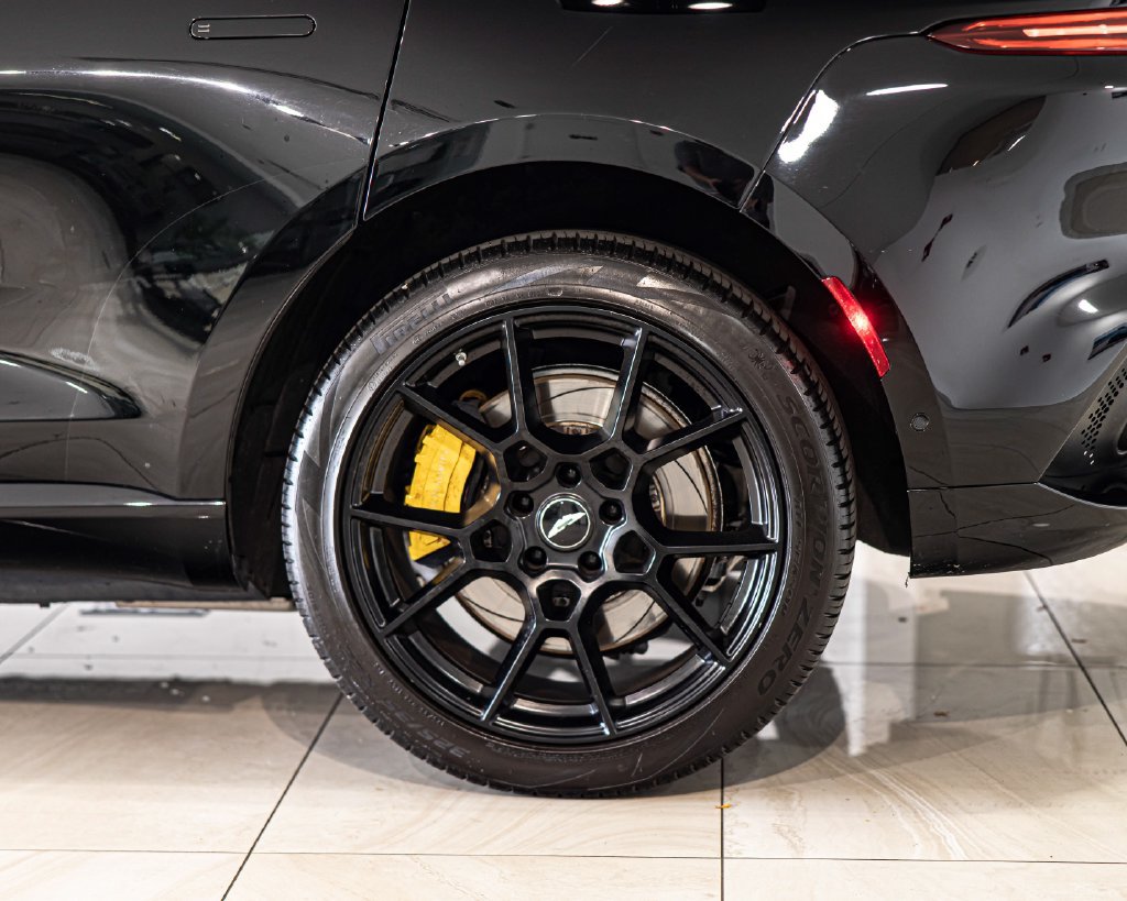 Used 2021 Aston Martin DBX AWD/4WD image 7