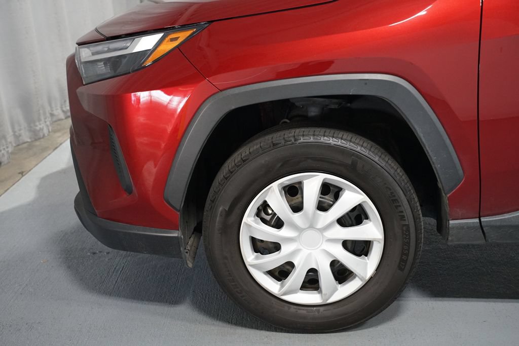 Used 2025 Toyota RAV4 LE FWD image 5
