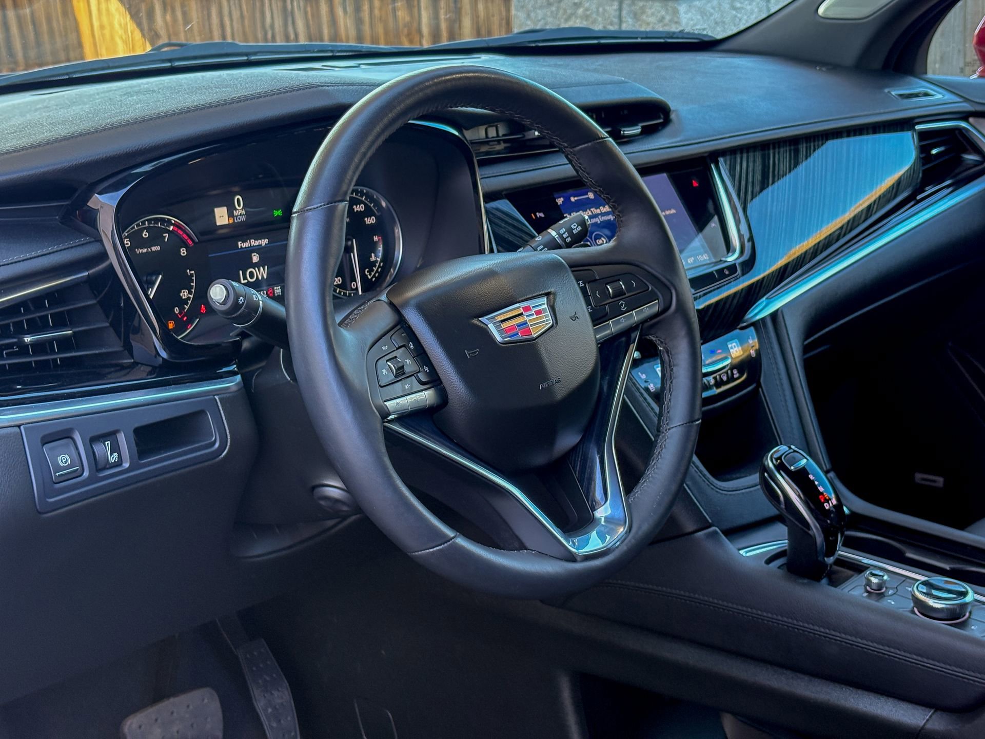 Used 2024 Cadillac XT6 Premium Luxury AWD/4WD image 17
