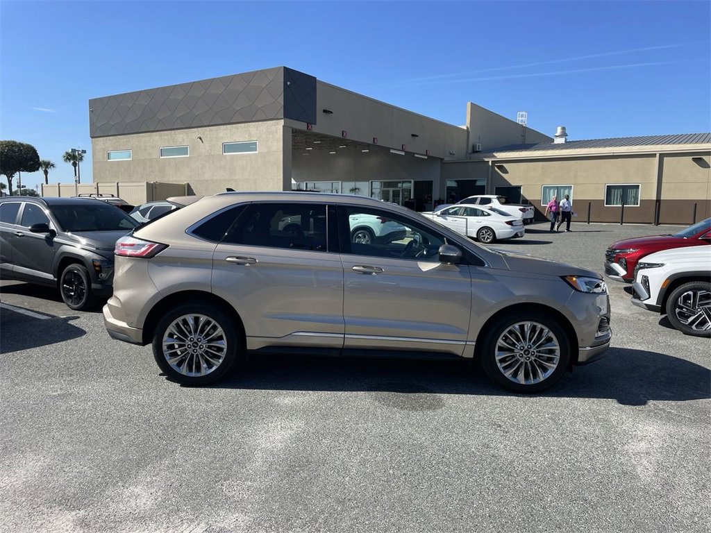 Used 2021 Ford Edge Titanium w/ Equipment Group 301A image 9