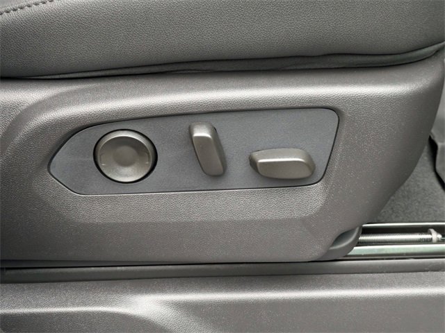 New 2026 Chevrolet Silverado 1500 ZR2 w/ Dark Appearance Package image 39