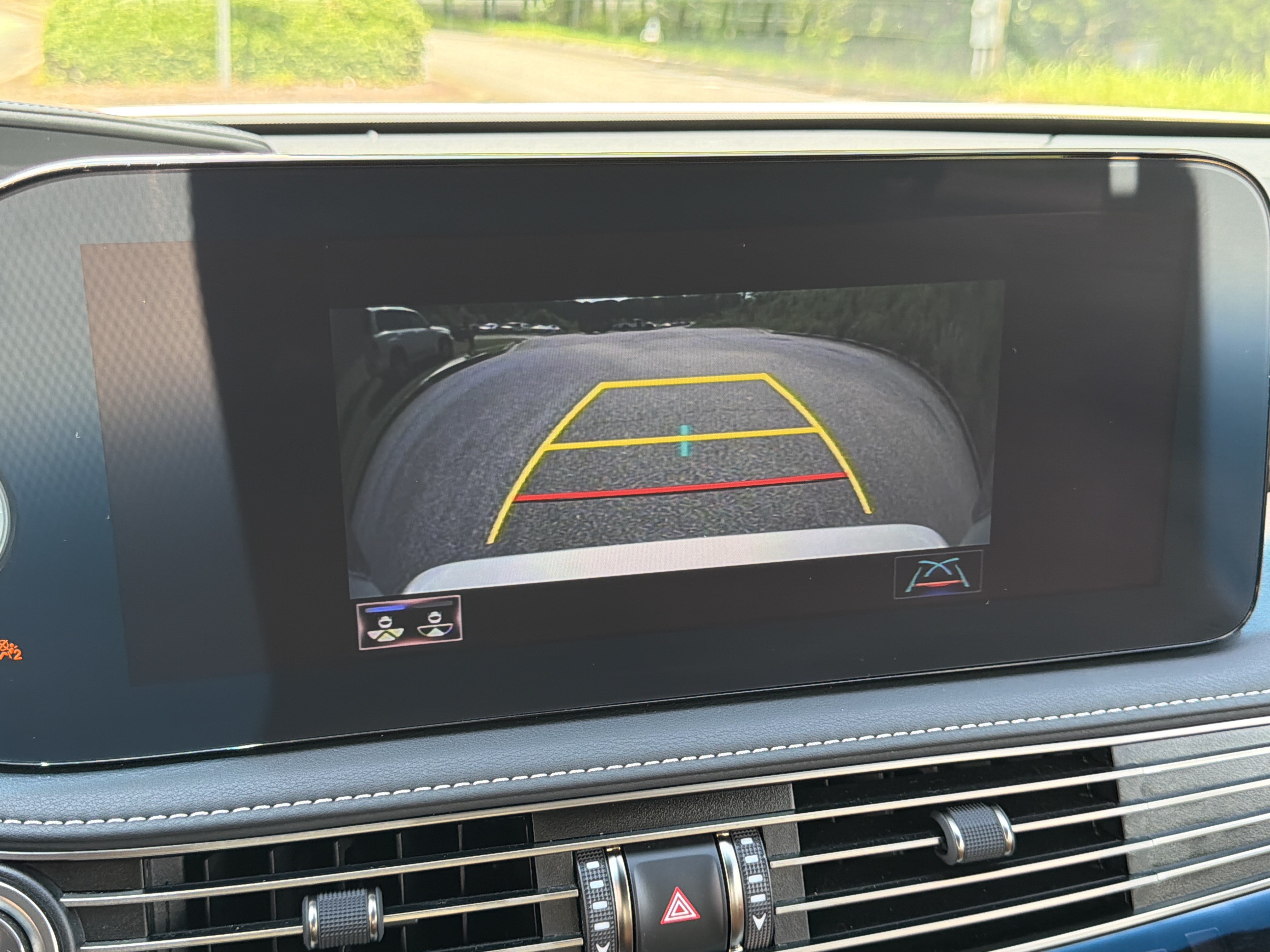 Used 2021 Lexus LS 500 w/ Accessory Package (Z2) RWD image 30
