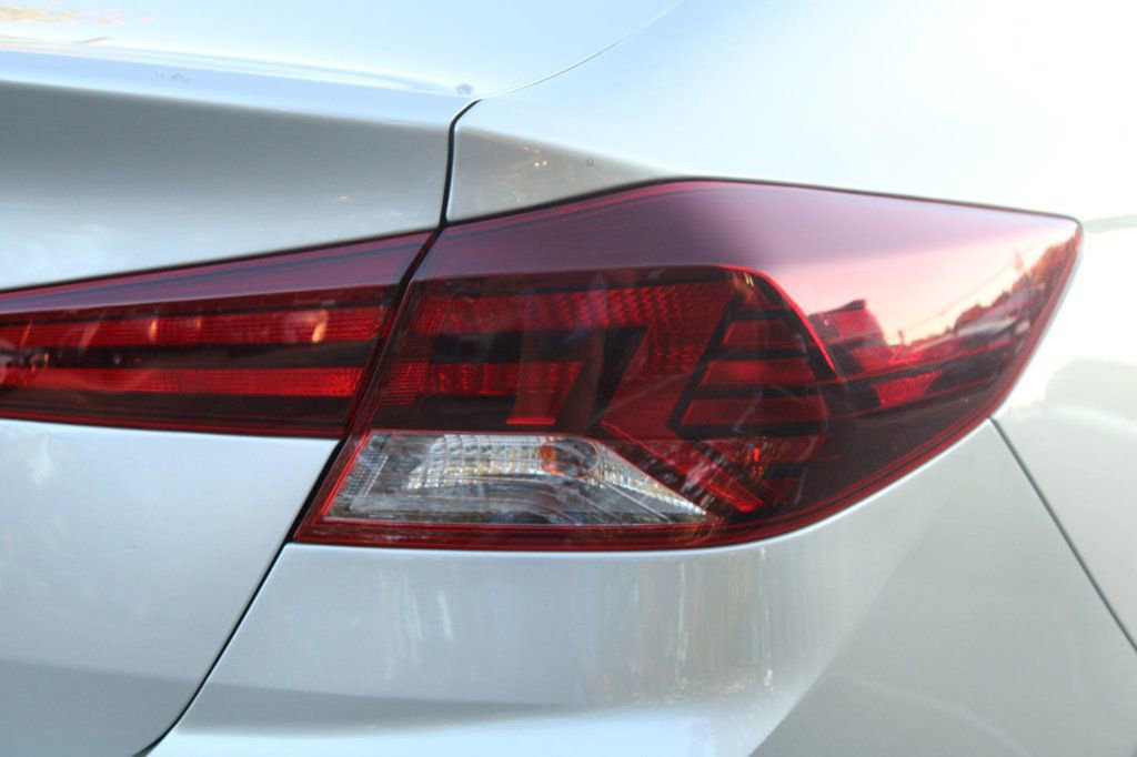 Used 2020 Hyundai Elantra SEL w/ Cargo Package (C1) image 32