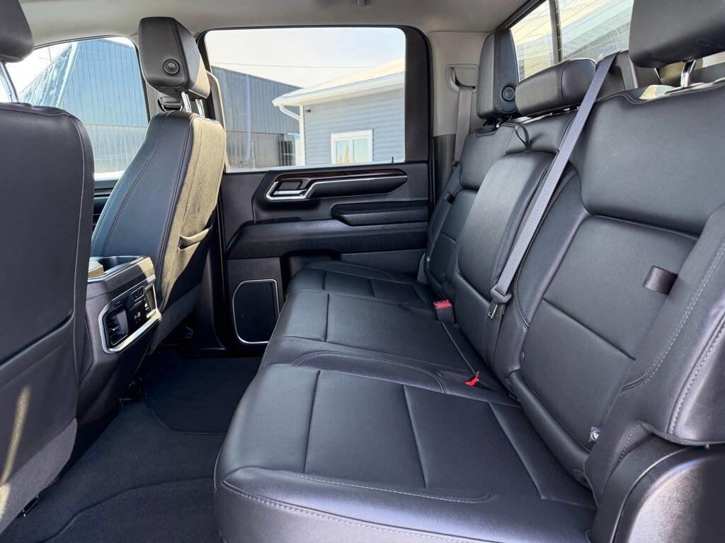 Used 2024 GMC Sierra 3500 SLT w/ SLT Premium Package image 41
