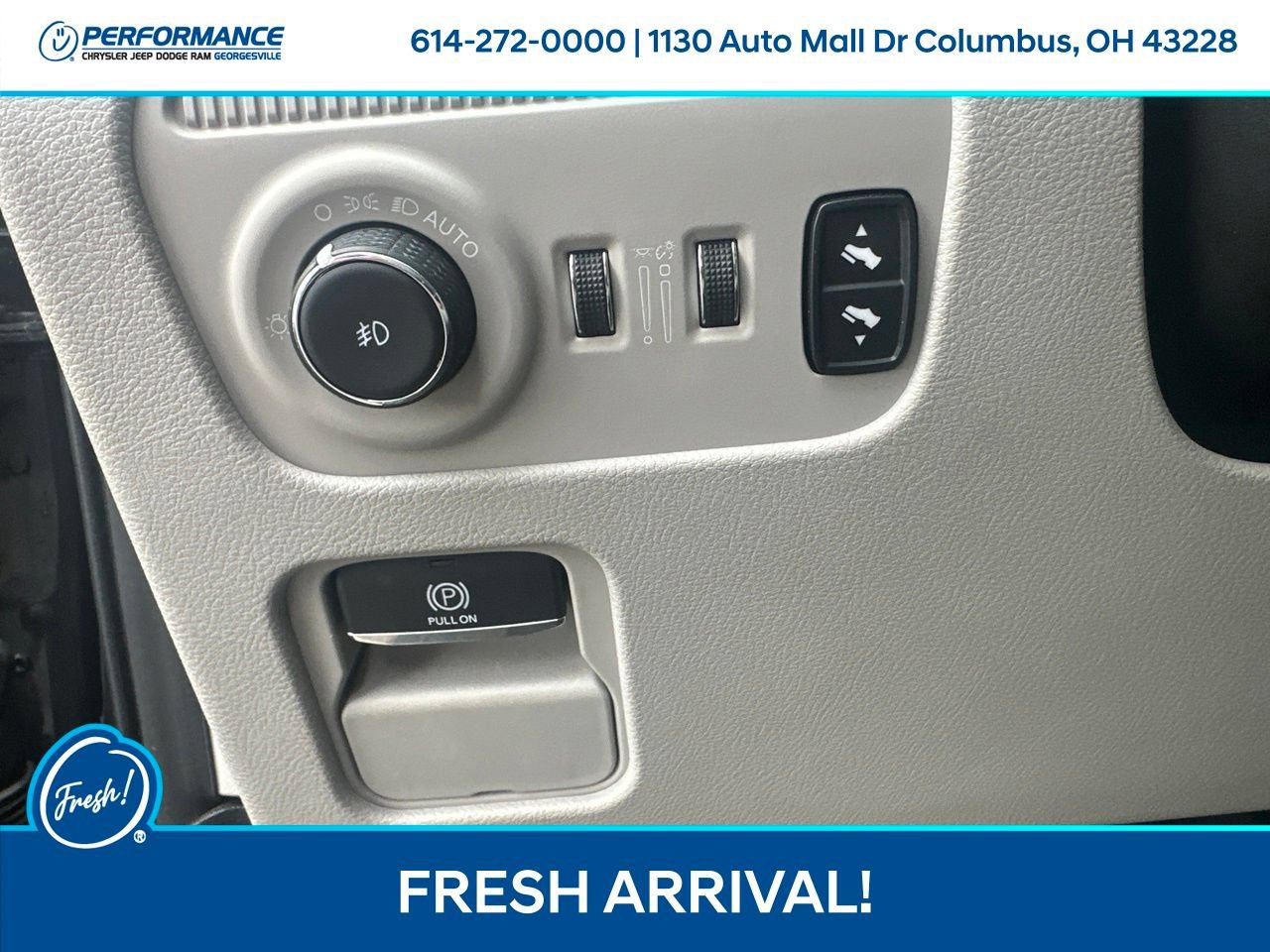 Used 2024 Jeep Wagoneer L Series II w/ Flexible Seating Group AWD/4WD image 16
