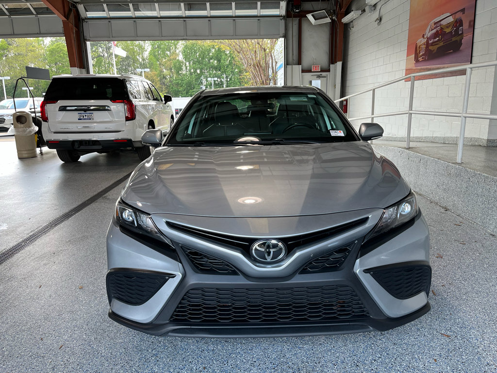 Used 2023 Toyota Camry SE FWD image 2