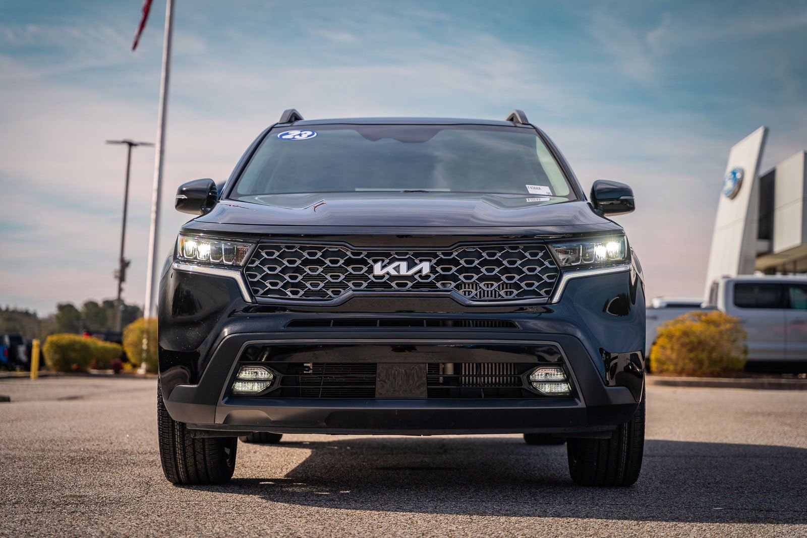 Used 2023 Kia Sorento X-Line EX image 2