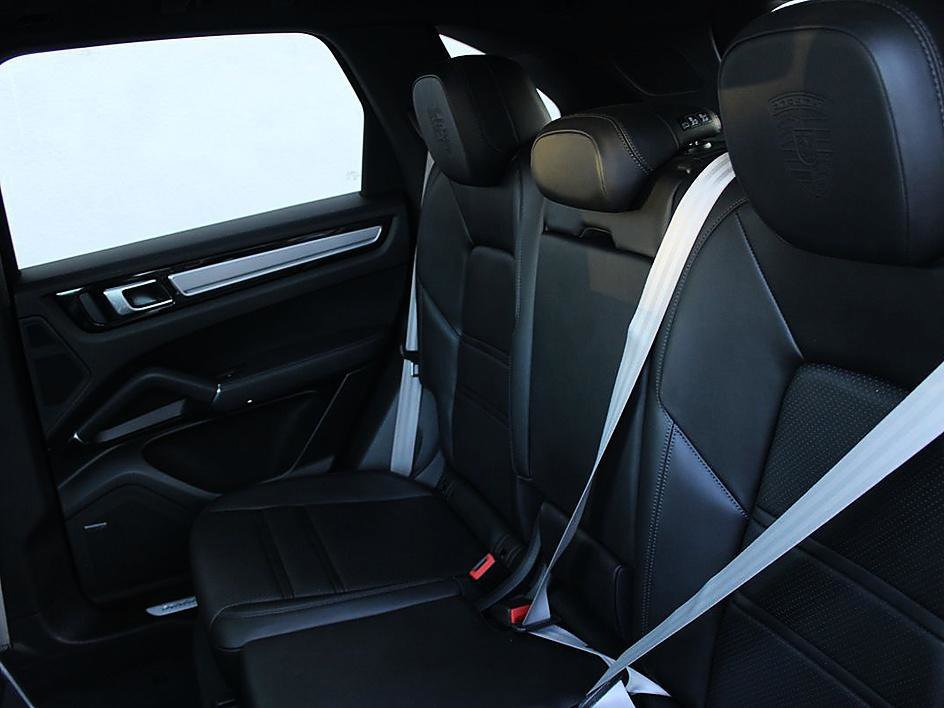 Used 2022 Porsche Cayenne Platinum Edition AWD/4WD image 17