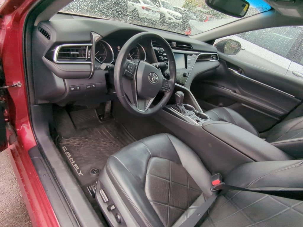 Used 2018 Toyota Camry XLE FWD image 7