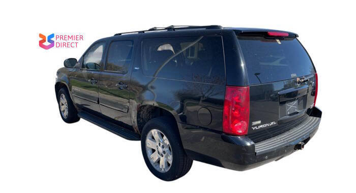 Used 2007 GMC Yukon XL SLT w/ SLT Preferred Equipment Group AWD/4WD image 2
