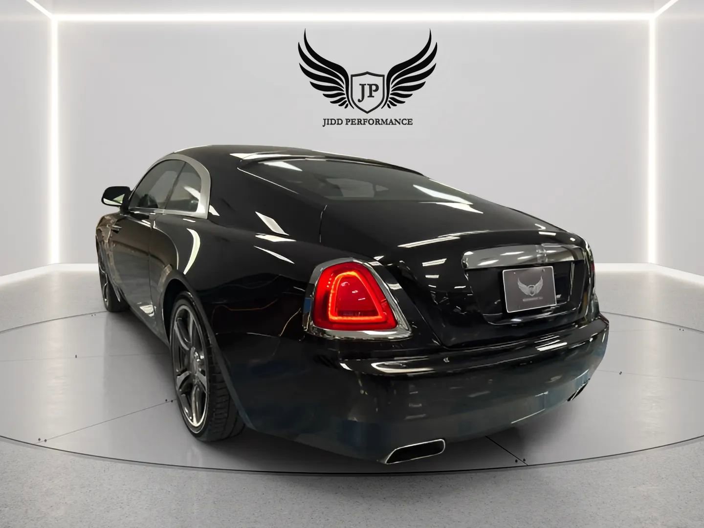 Used 2016 Rolls-Royce Wraith RWD image 2