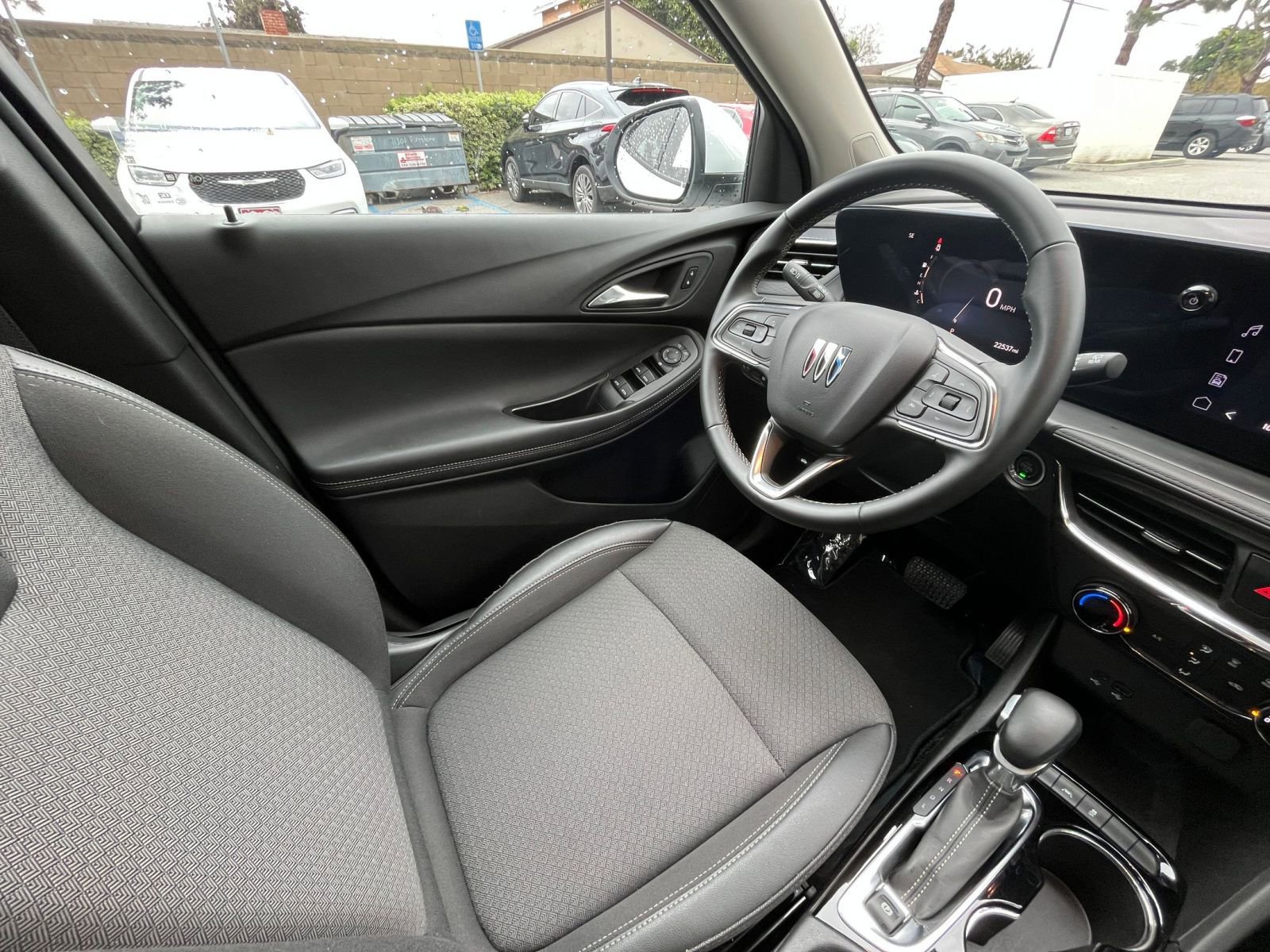 Used 2025 Buick Encore GX Preferred image 34