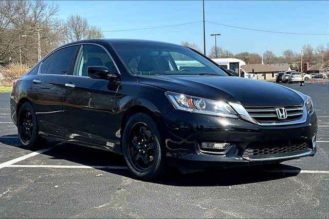 Used 2015 Honda Accord Sport image 2