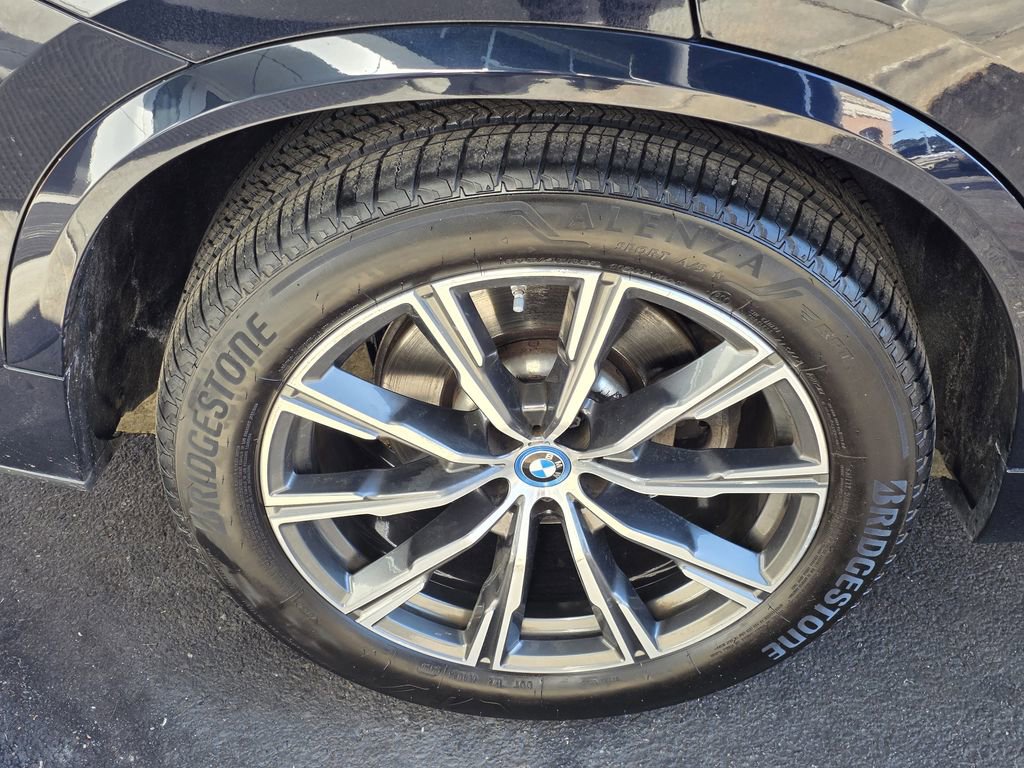 Used 2023 BMW X5 xDrive45e w/ Executive Package image 12