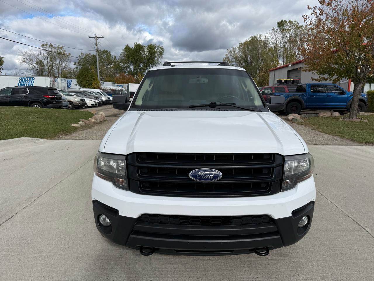 Used 2015 Ford Expedition XL image 2