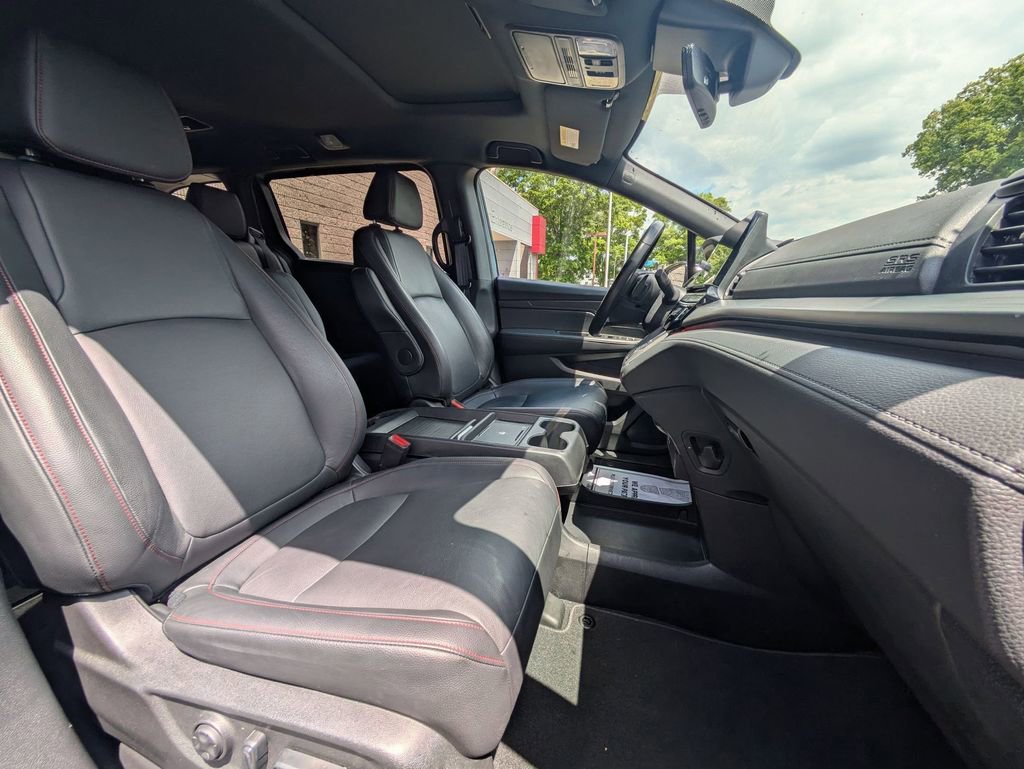 Used 2025 Honda Odyssey Sport-L image 30