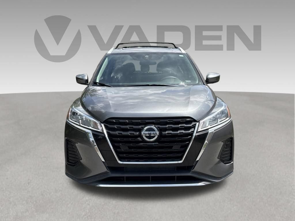 Used 2021 Nissan Kicks SV w/ Exterior Package FWD image 2