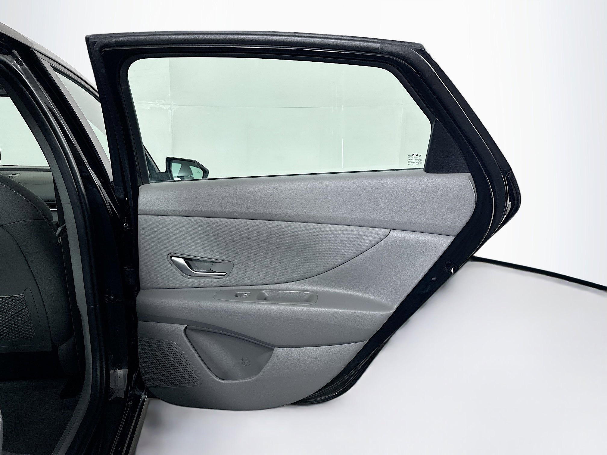 Used 2025 Hyundai Elantra SEL FWD image 30