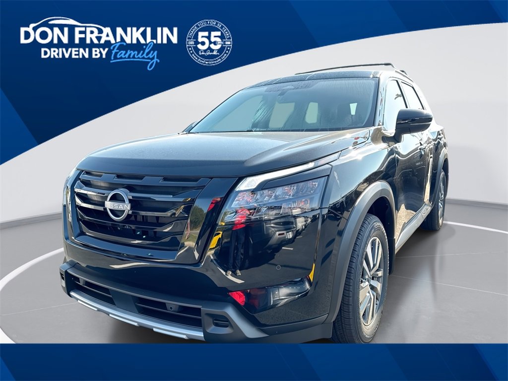 New 2025 Nissan Pathfinder SL w/ Black Appearance Package