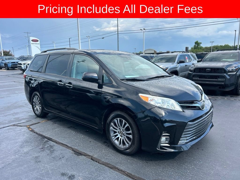 Used 2020 Toyota Sienna XLE FWD image 24