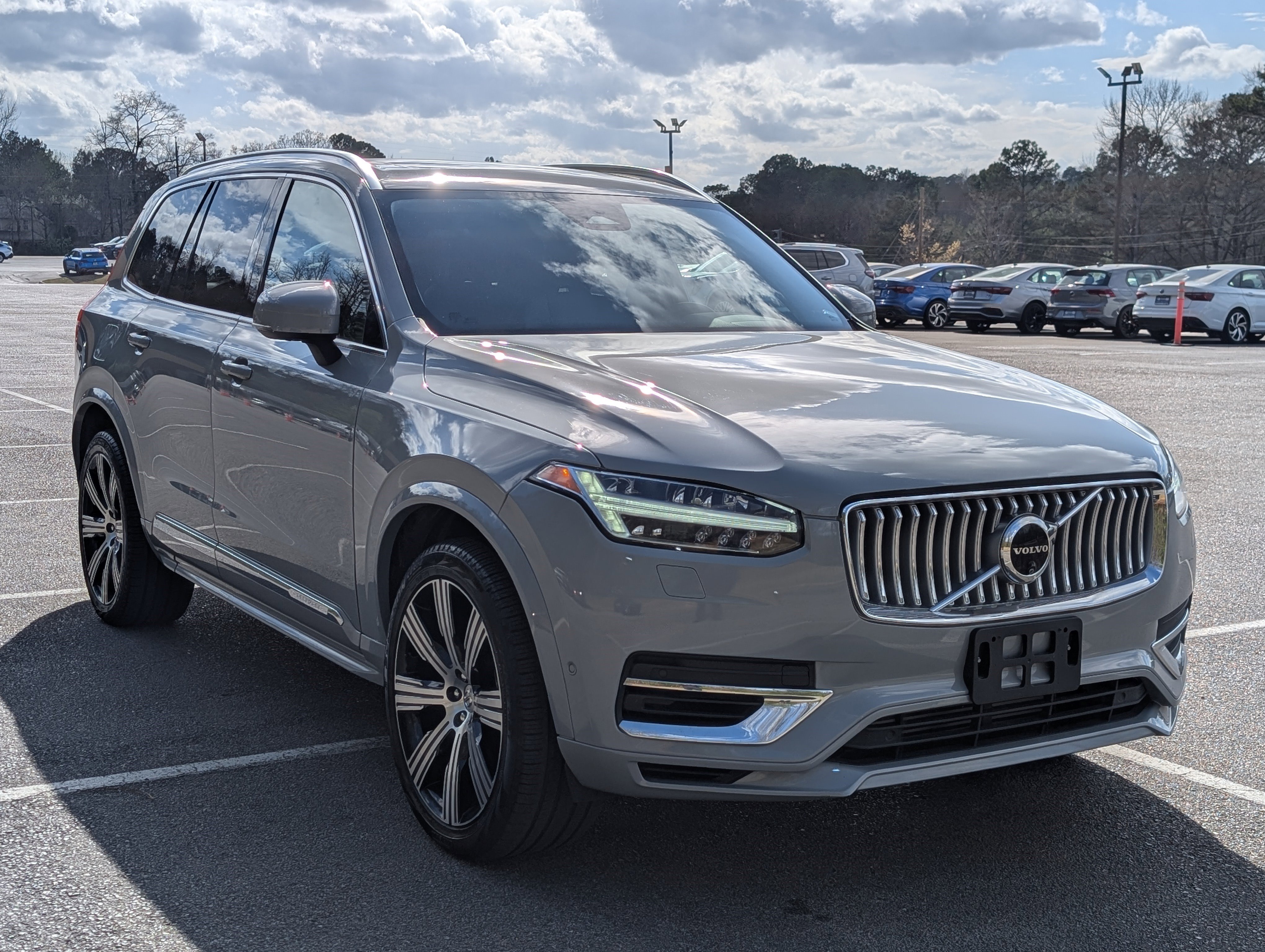 Used 2024 Volvo XC90 T8 Plus w/ Protection Package Premier AWD/4WD image 11