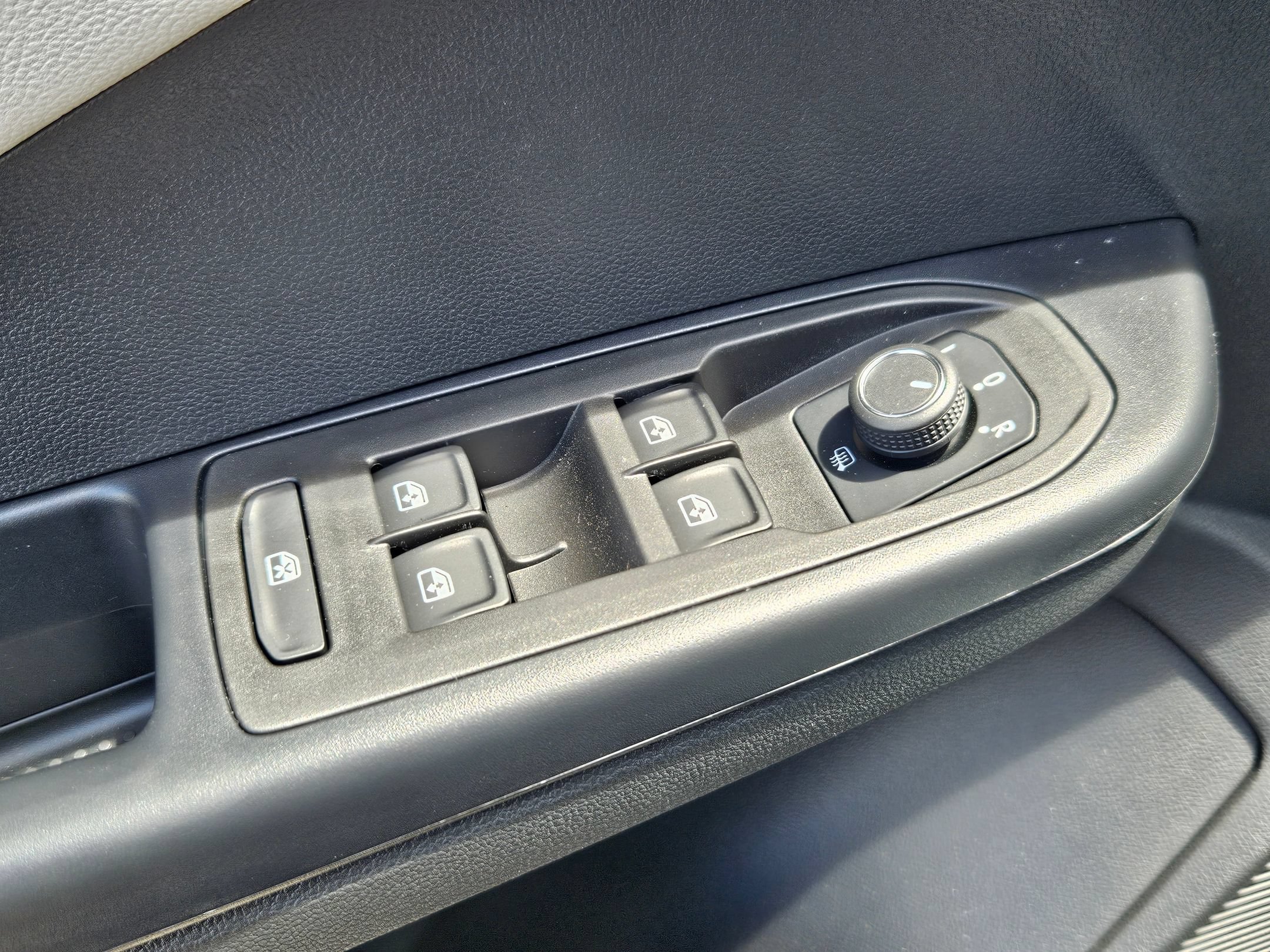 Used 2025 Volkswagen Taos S AWD/4WD image 10