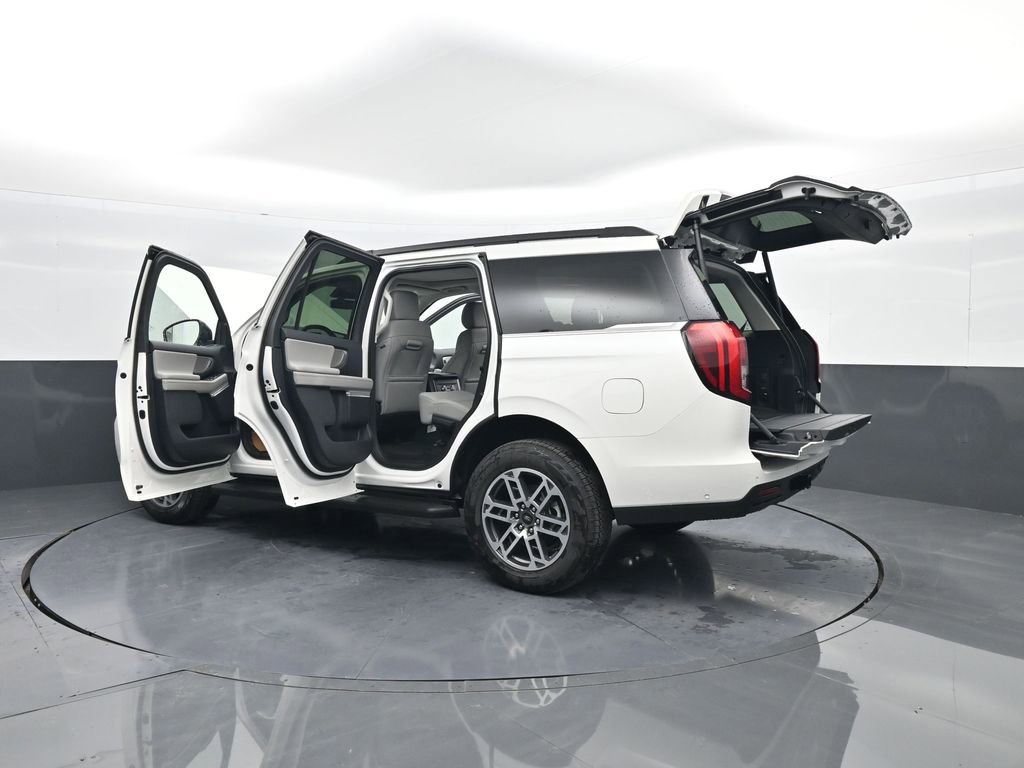 New 2025 Ford Expedition Active image 60