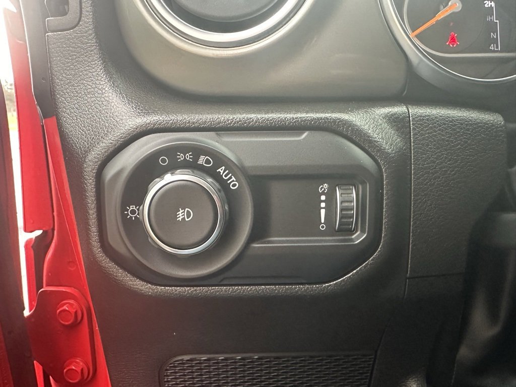 Used 2023 Jeep Wrangler Sahara image 24