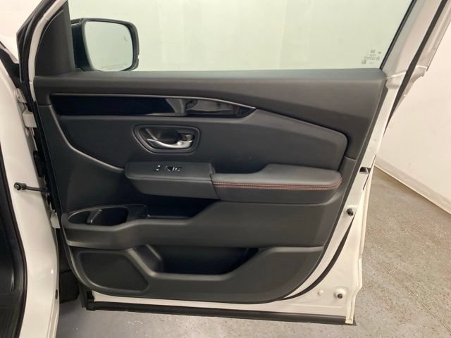 Used 2025 Honda Pilot TrailSport image 26