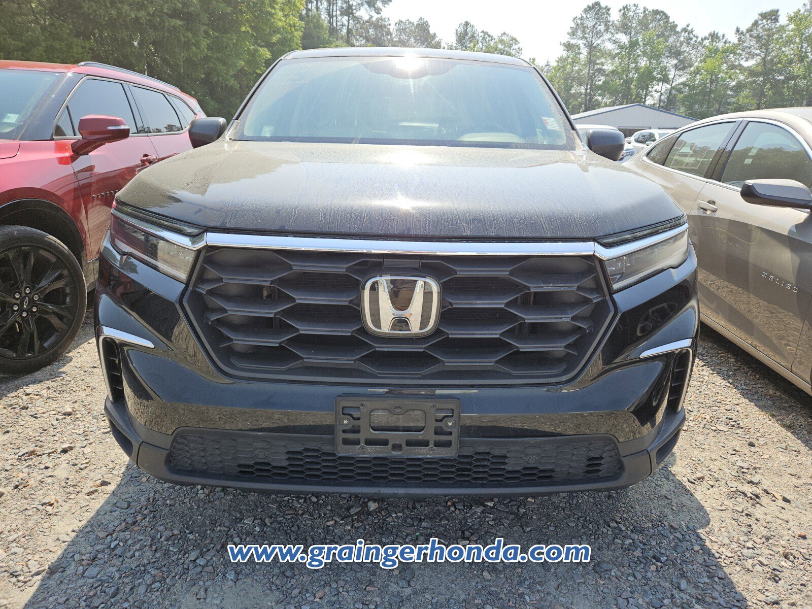 Used 2023 Honda Pilot LX image 3