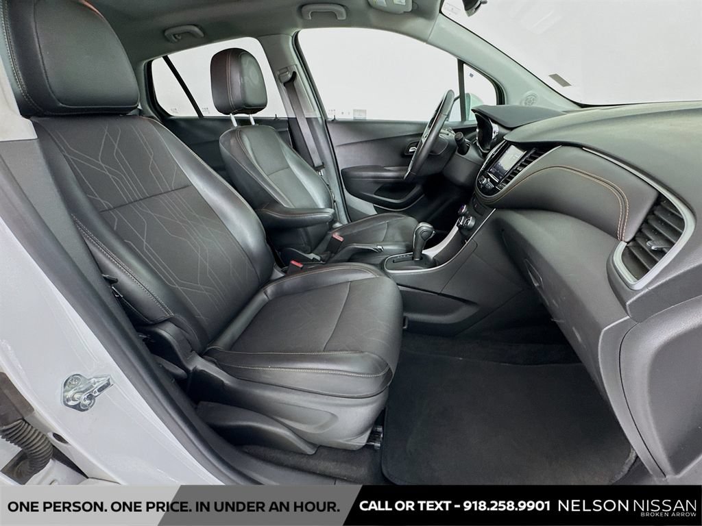 Used 2020 Chevrolet Trax LT w/ LT Convenience Package AWD/4WD image 25
