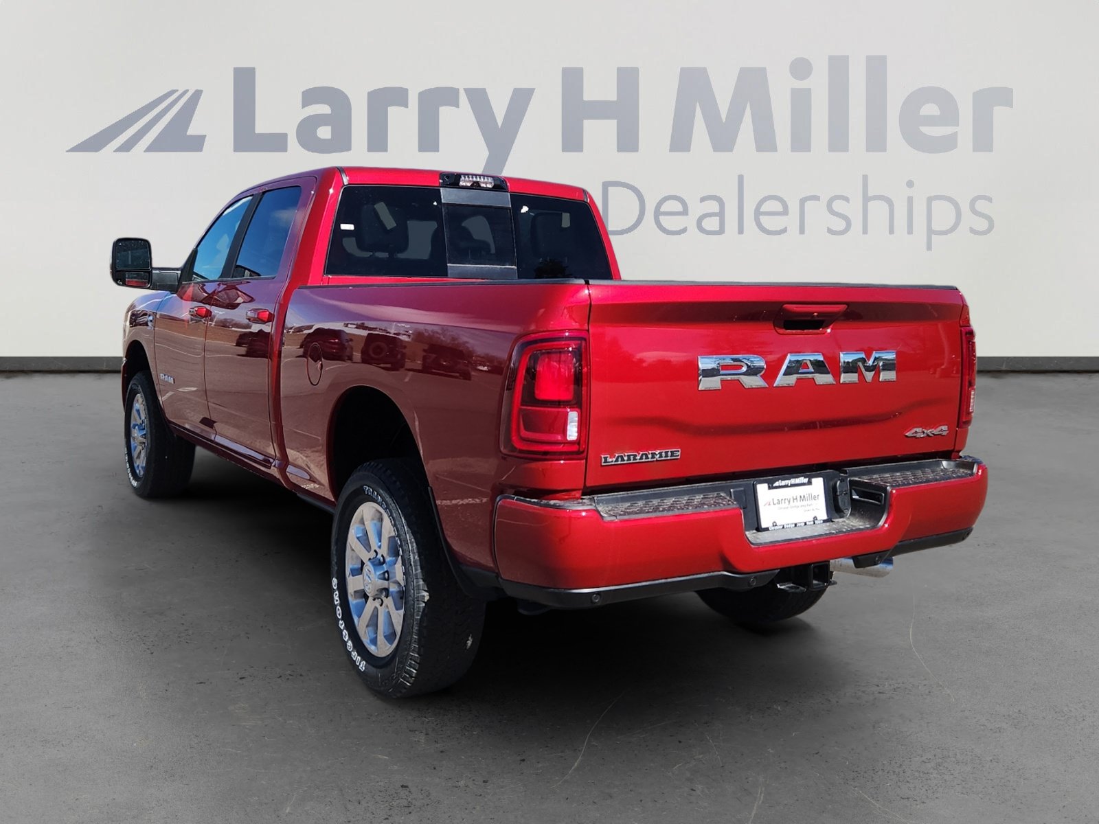 New 2026 RAM 2500 Laramie w/ Sport Appearance Package AWD/4WD image 4