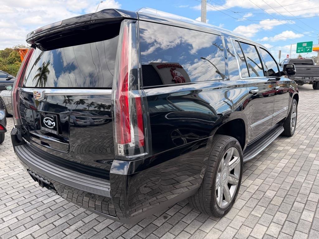 Used 2018 Cadillac Escalade ESV Luxury RWD image 9