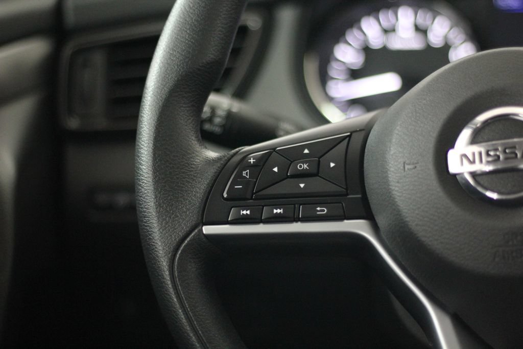 Used 2020 Nissan Rogue Sport S FWD image 12