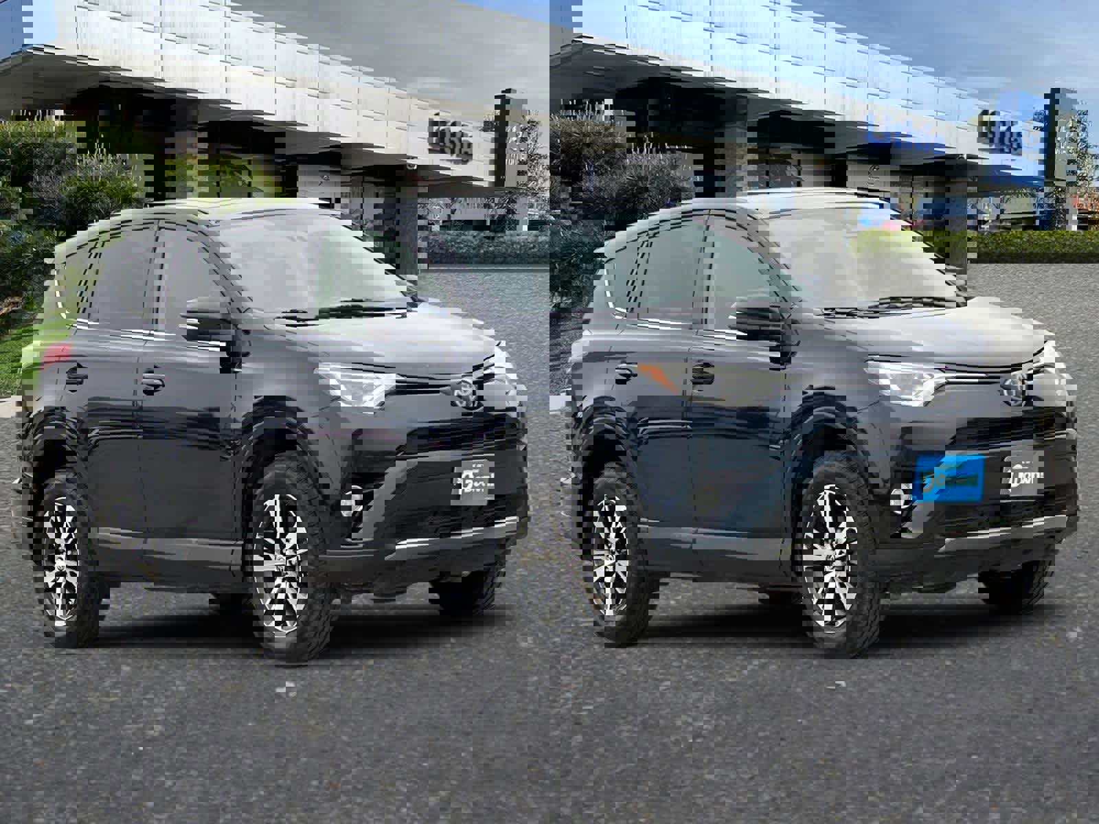 Used 2017 Toyota RAV4 XLE w/ Carpet Mat Package image 10