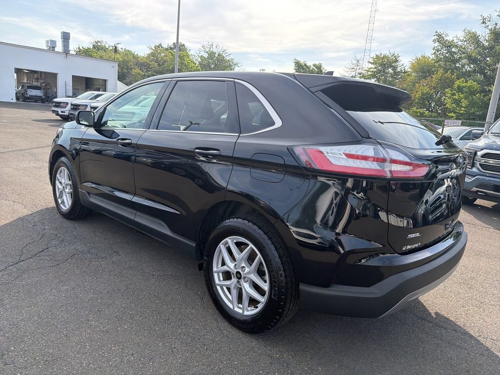 Used 2024 Ford Edge SEL w/ Convenience Package AWD/4WD image 3