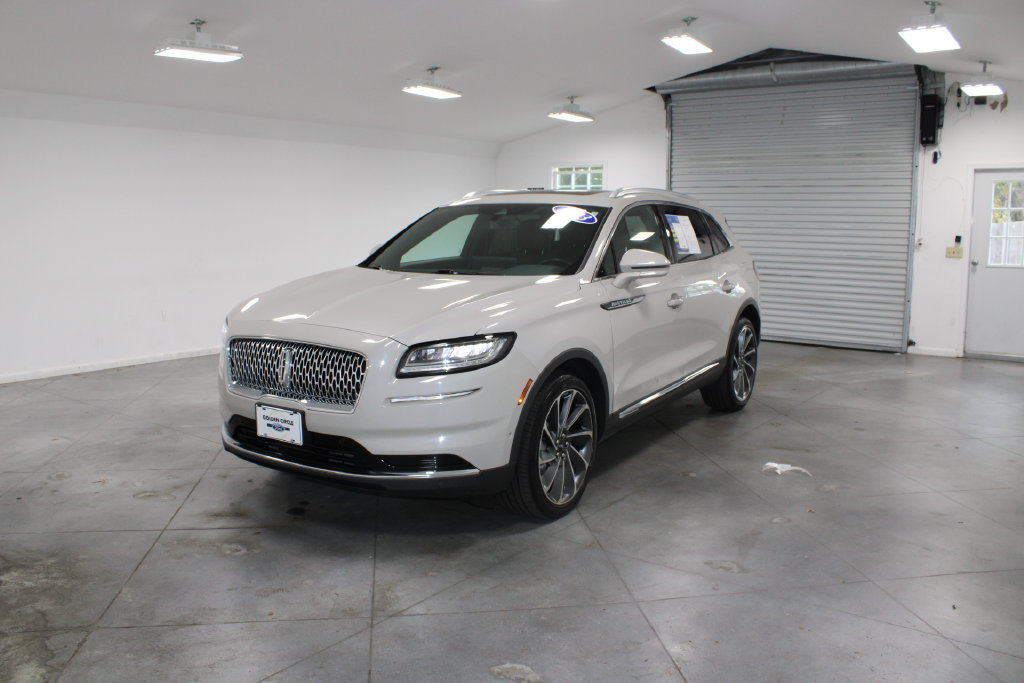 Used 2023 Lincoln Nautilus Reserve w/ Equipment Group 201A AWD/4WD image 4