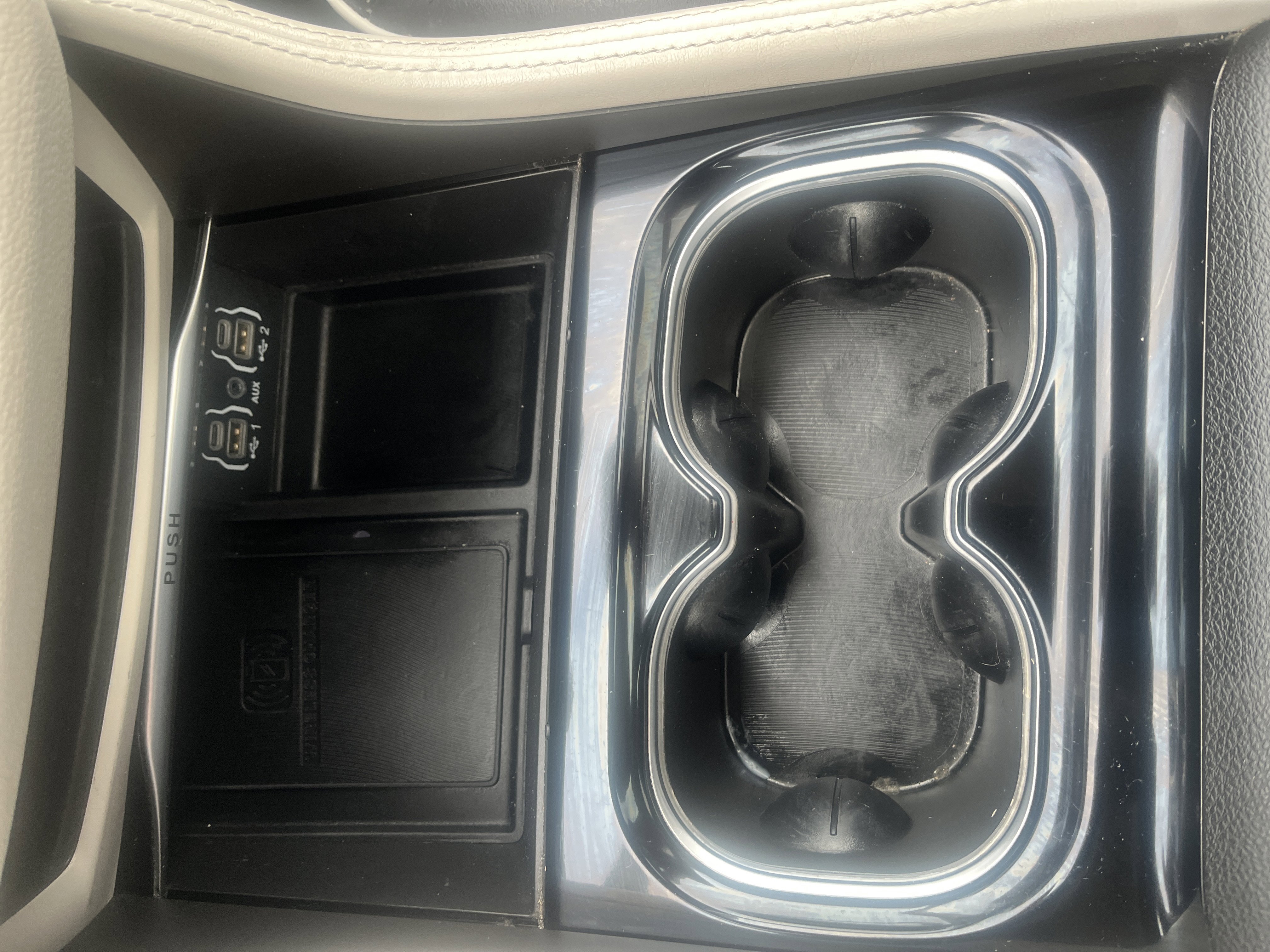 Used 2022 Chrysler Pacifica Limited FWD image 39