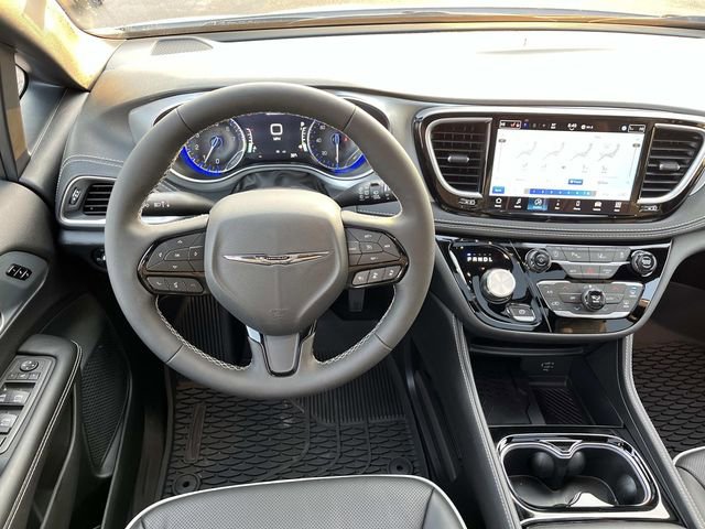 New 2026 Chrysler Pacifica Limited w/ S Appearance Package AWD/4WD image 12