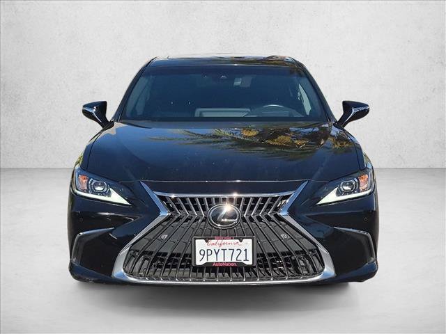 Used 2025 Lexus ES 300h w/ Premium Package FWD image 2
