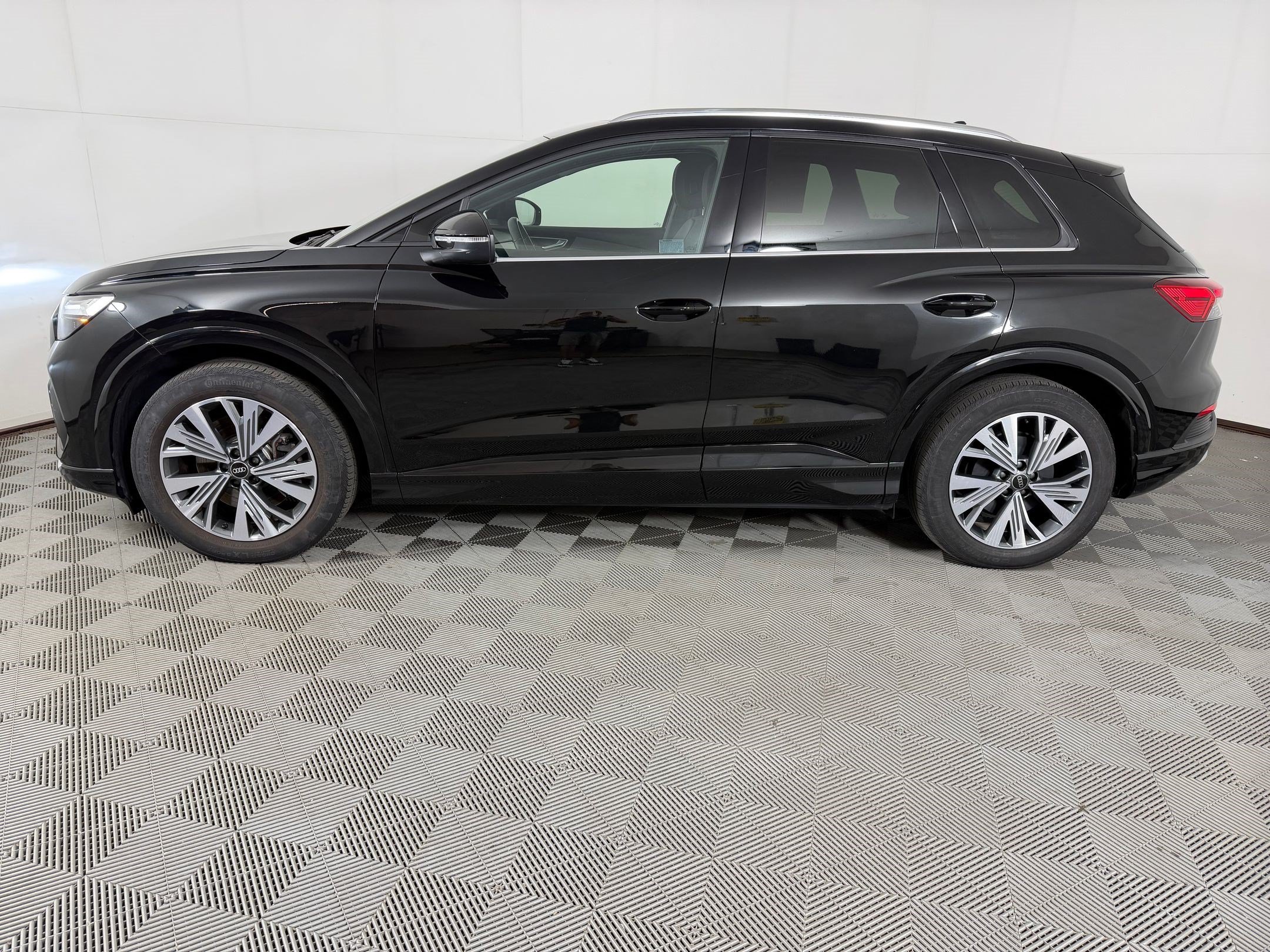 Certified 2023 Audi Q4 e-tron Premium w/ Convenience Package RWD image 2