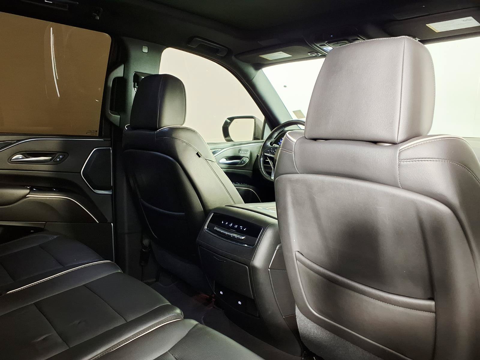 Used 2021 Cadillac Escalade Sport w/ LPO, Illumination Package RWD image 12