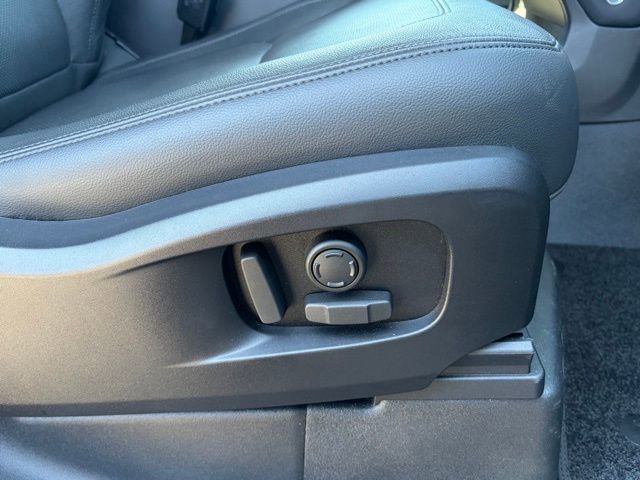 Used 2023 Land Rover Defender 90 S image 28