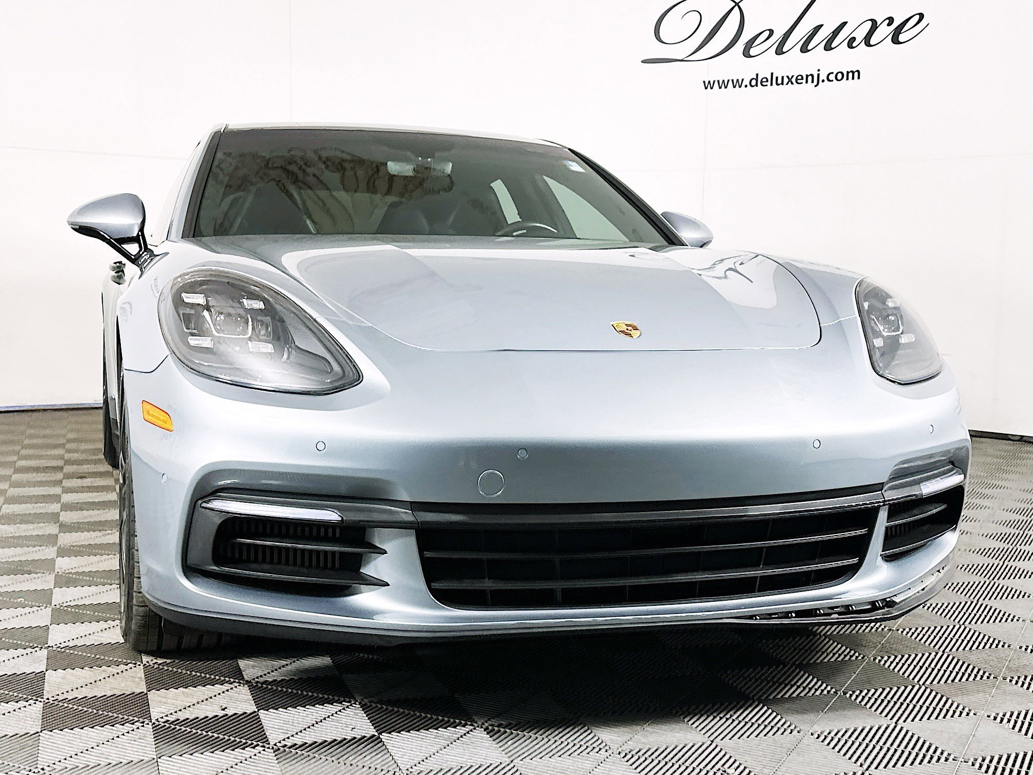 Used 2018 Porsche Panamera 4 image 30