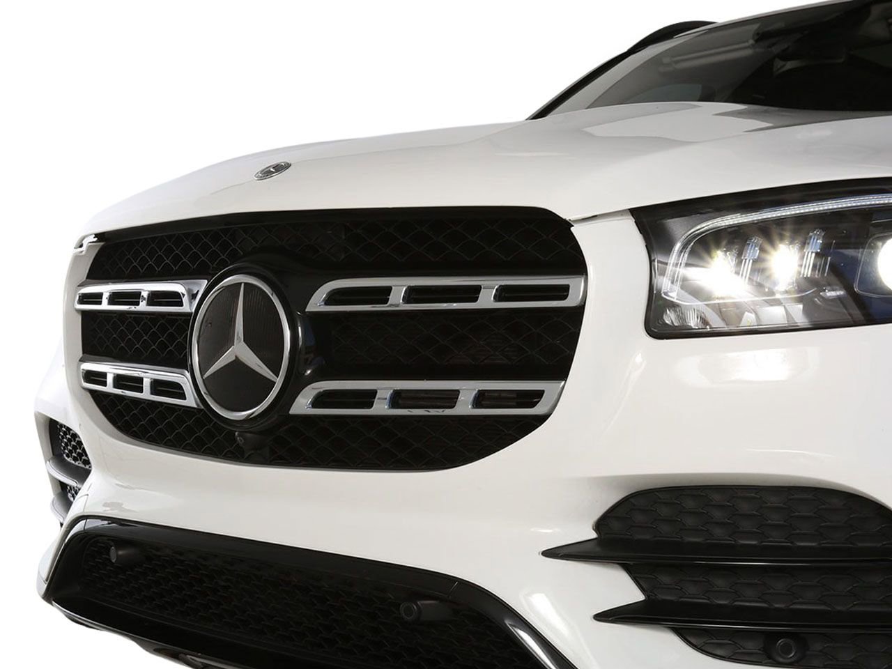 Used 2023 Mercedes-Benz GLS 580 4MATIC image 7